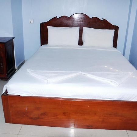 Khmer Village Guesthouse Phnom Penh Bagian luar foto