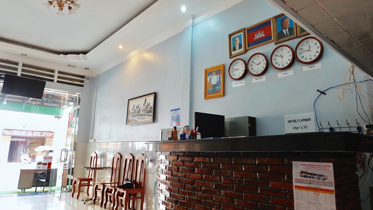 Khmer Village Guesthouse Phnom Penh Bagian luar foto