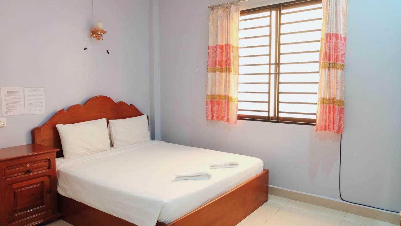 Khmer Village Guesthouse Phnom Penh Bagian luar foto